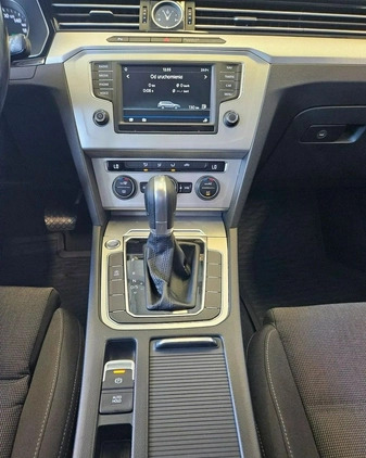 Volkswagen Passat cena 55900 przebieg: 157350, rok produkcji 2016 z Brok małe 631
